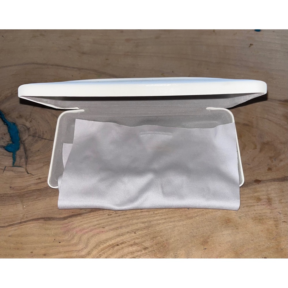 Gentle Monster White Hard Shell Sunglasses Case with Cleaning Cloth Minimalist - Picture 4 of 4